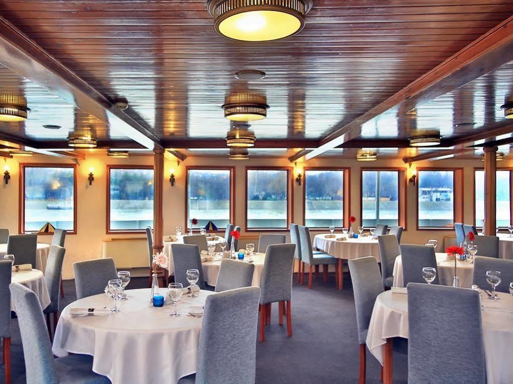 Boat Fortuna Budapest